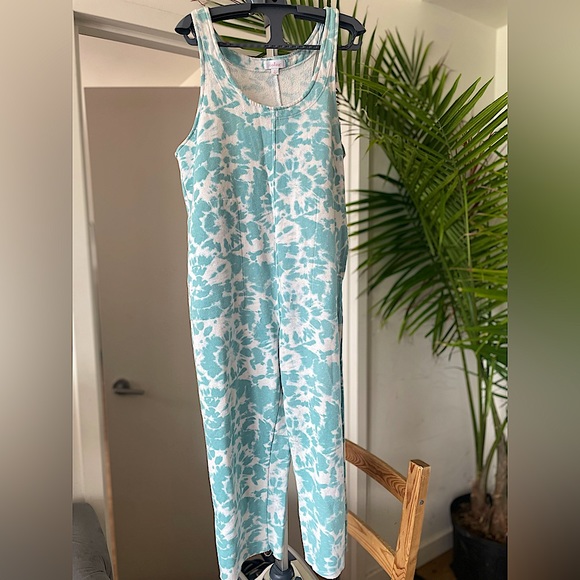 Colsie Pants - Colsie Romper size Small | Closet Label #101.)